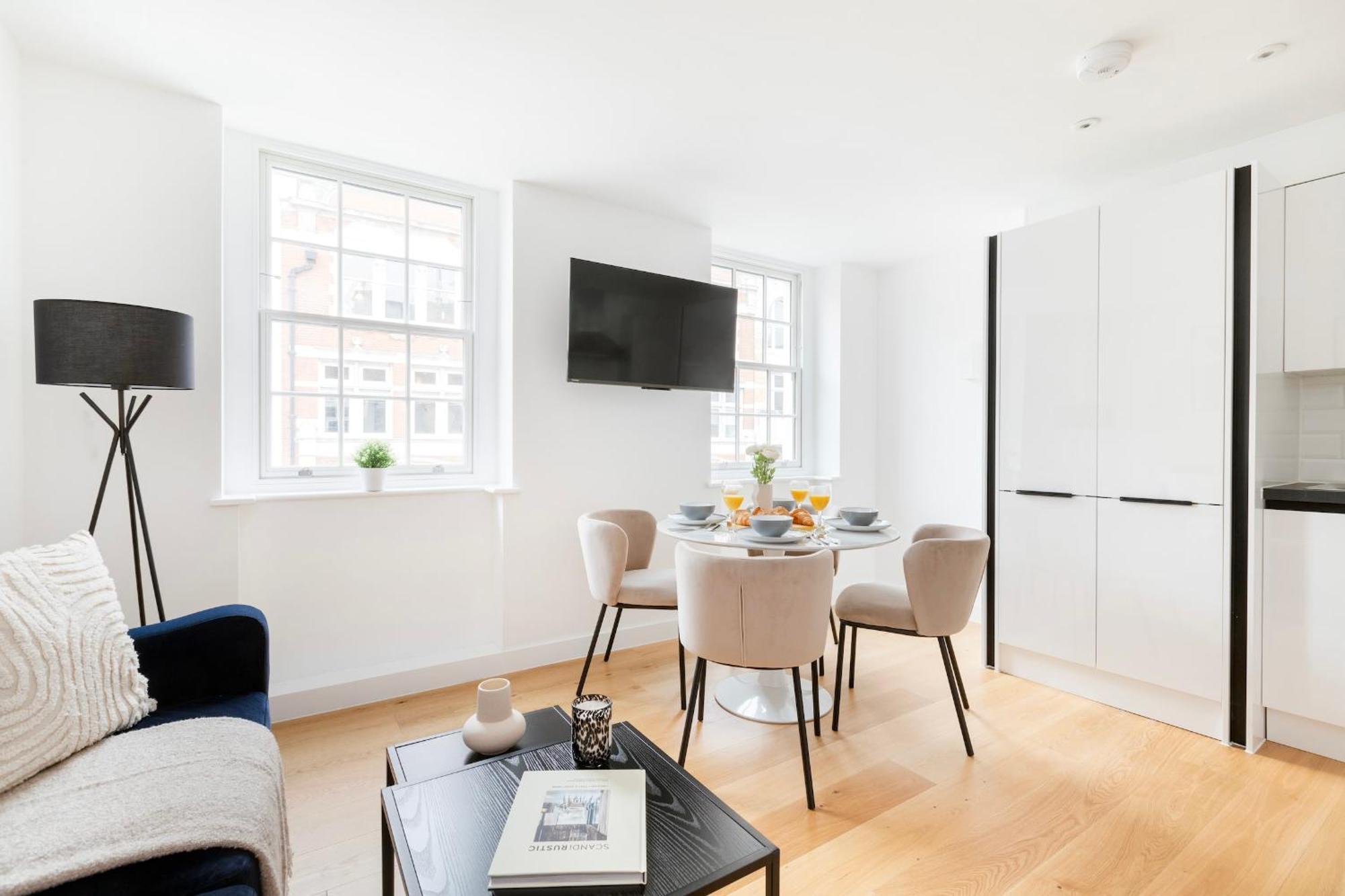 Fitzrovia With Balcony - Cityapartmentstay Лондон Экстерьер фото