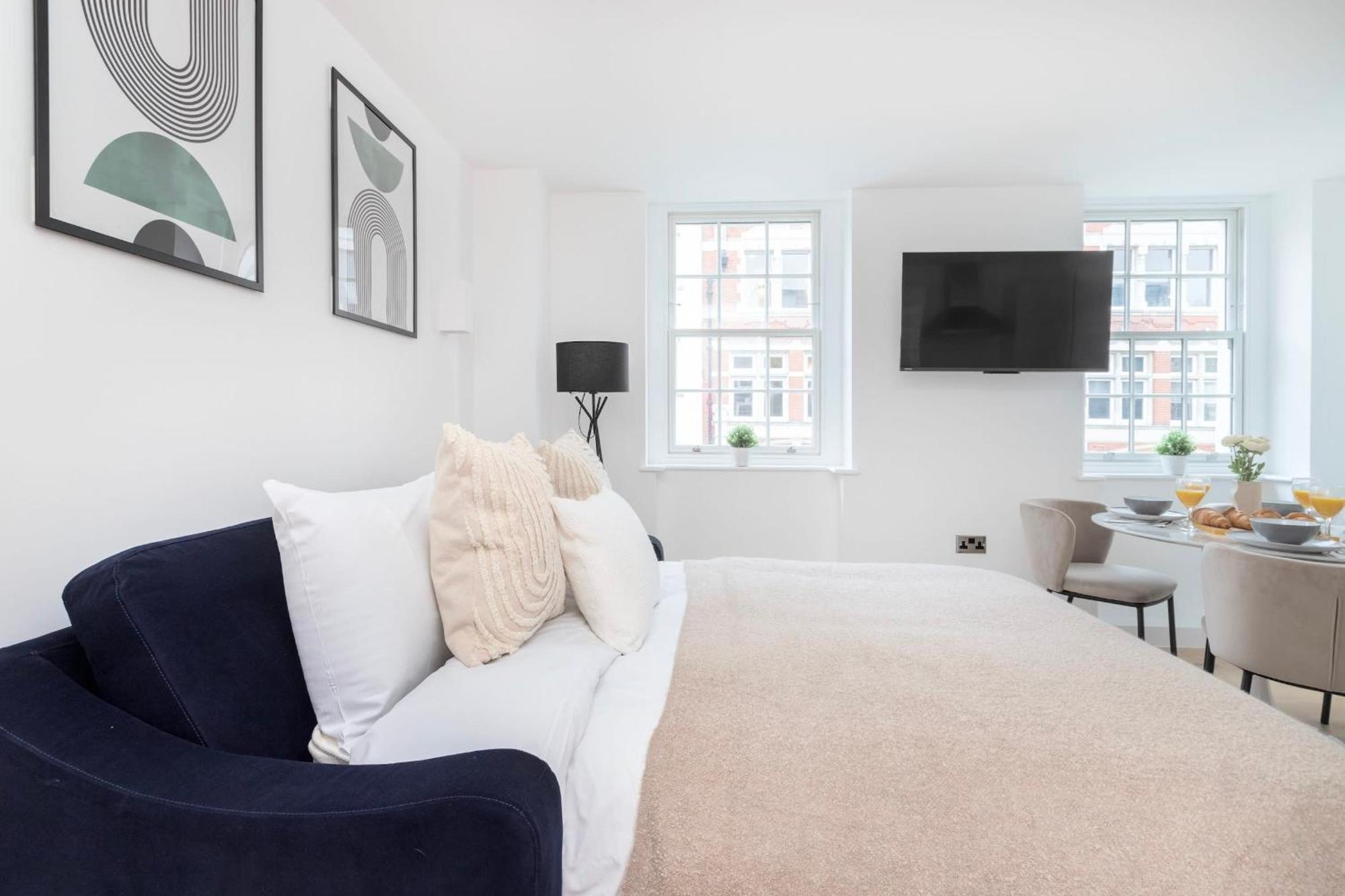 Fitzrovia With Balcony - Cityapartmentstay Лондон Экстерьер фото