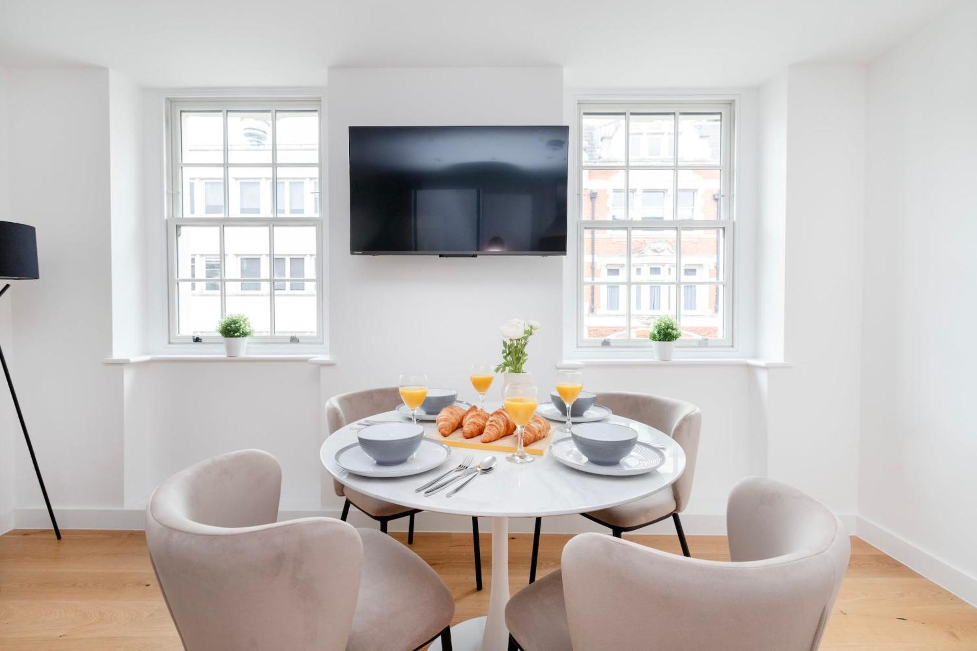 Fitzrovia With Balcony - Cityapartmentstay Лондон Экстерьер фото
