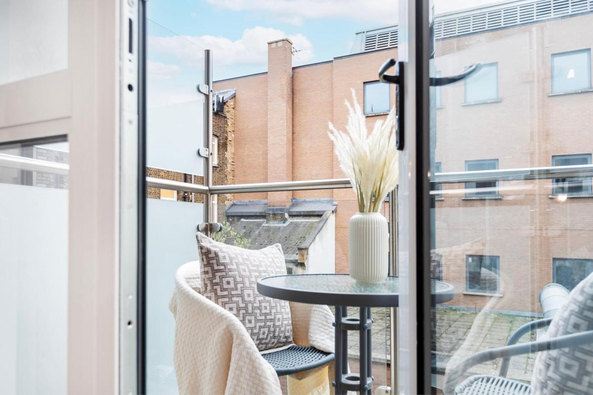 Fitzrovia With Balcony - Cityapartmentstay Лондон Экстерьер фото